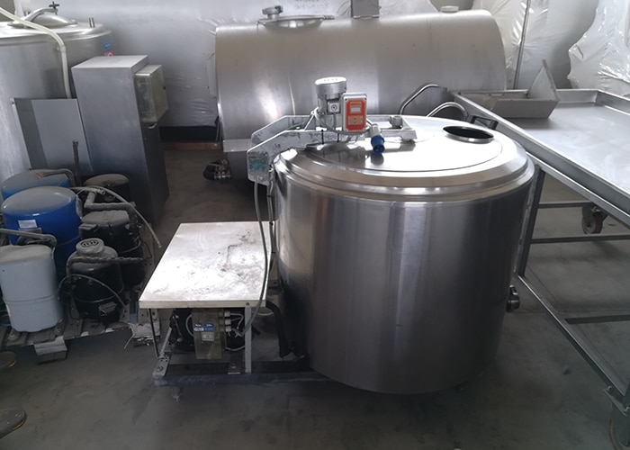 vasche-refrigeranti-latte-aperte-usate
